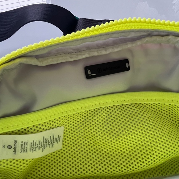 Lululemon Belt Bag - Picture 6 of 7